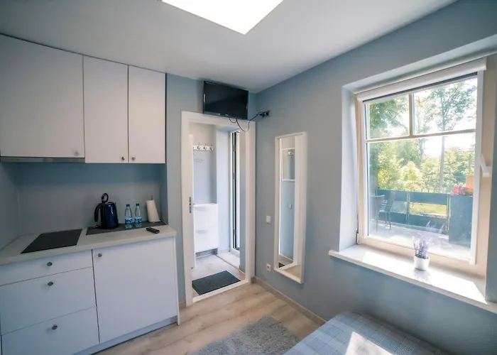 Unique Place By The דירה קלייפדה